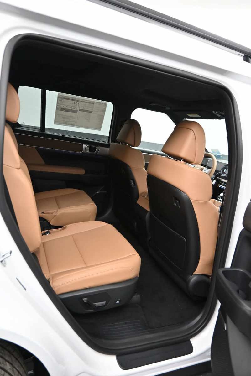 New 2026 Hyundai Santa Fe Limited AWD/4WD image 12