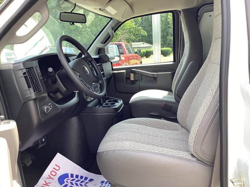 New 2026 Chevrolet Express 3500 w/ Driver Convenience Package RWD image 19