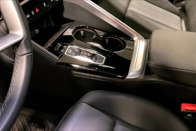 Certified 2025 Audi Q5 Premium Plus w/ Premium Plus AWD/4WD image 17