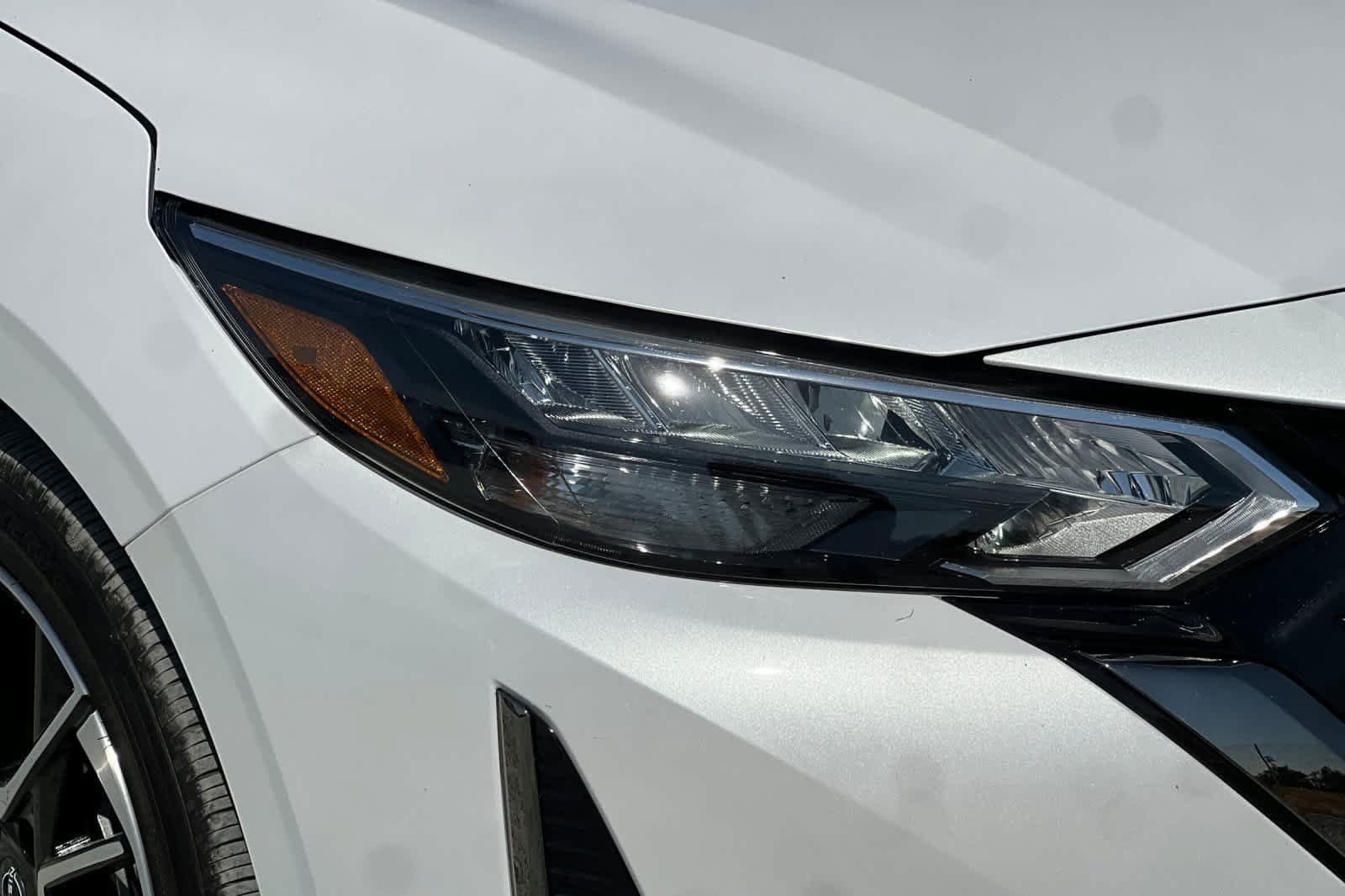Certified 2025 Nissan Sentra SR FWD image 31