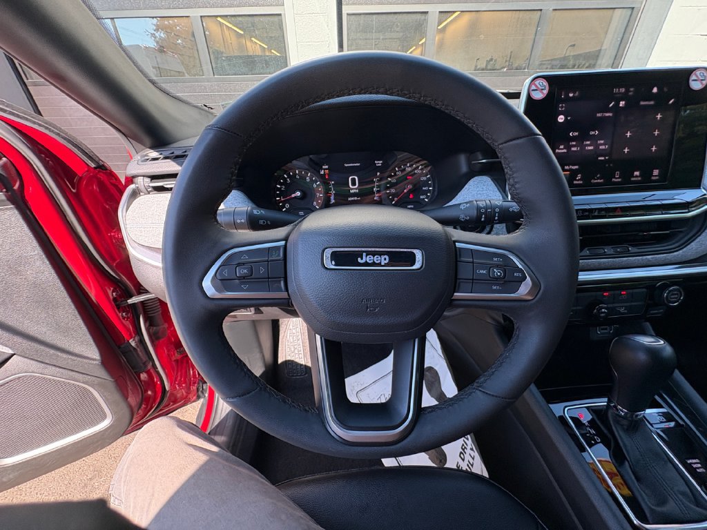 Certified 2025 Jeep Compass Latitude AWD/4WD image 15