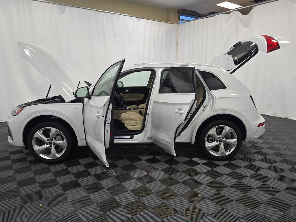 Certified 2025 Audi Q5 2.0T Premium Plus image 12