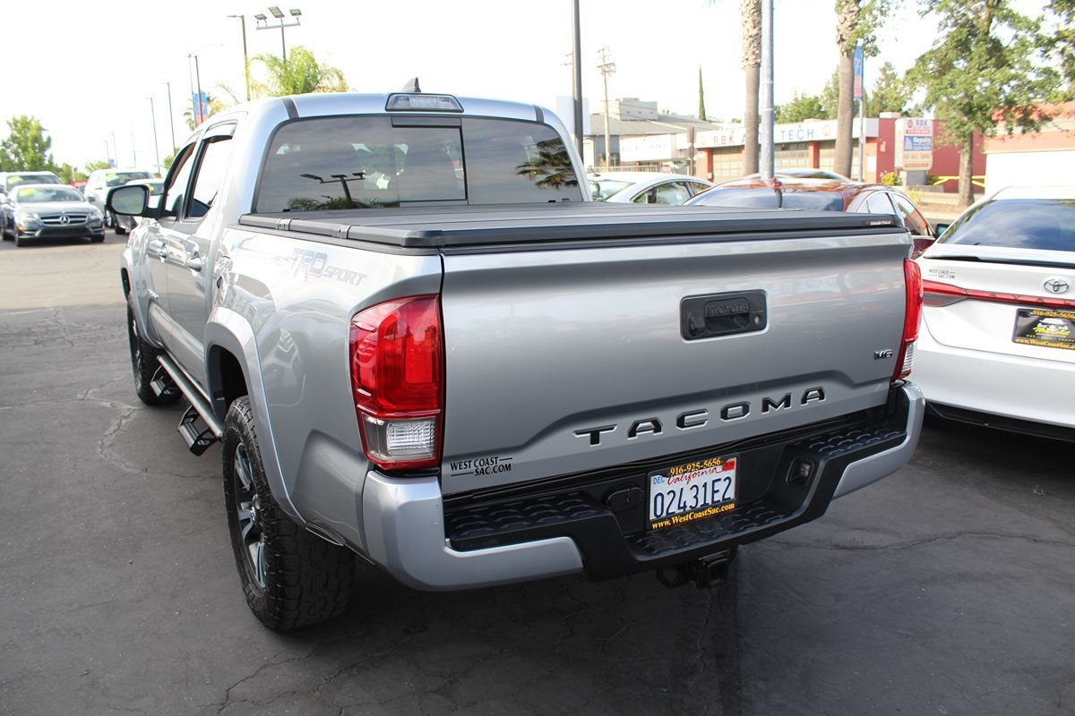 Used 2017 Toyota Tacoma TRD Sport w/ Tow Package RWD image 5
