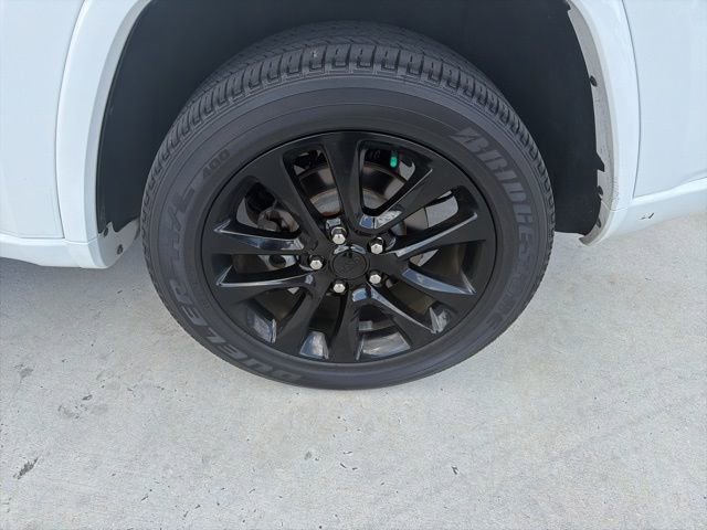 Used 2020 Jeep Grand Cherokee Altitude image 6