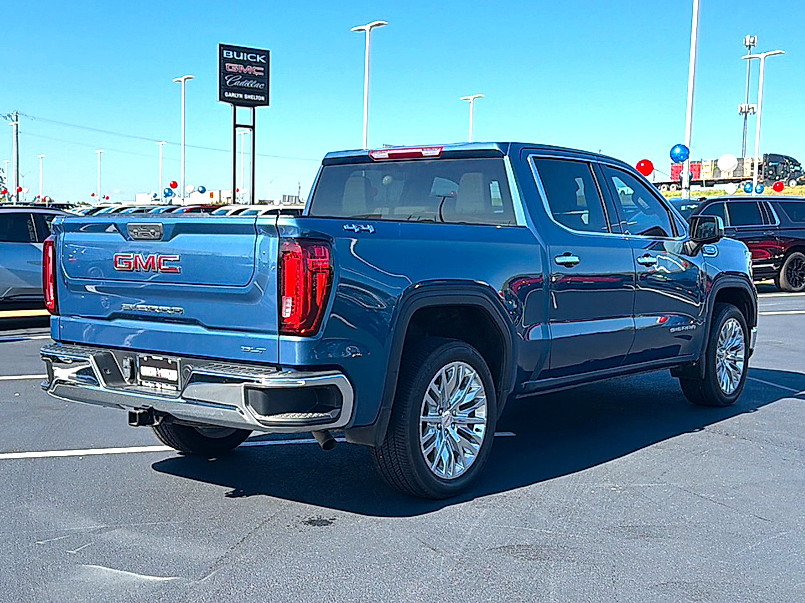 Used 2024 GMC Sierra 1500 SLT AWD/4WD image 8