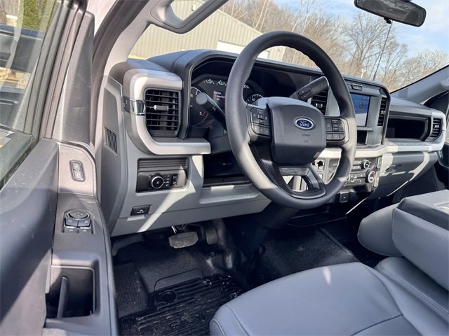 New 2025 Ford F350 XL w/ XL Chrome Package image 18
