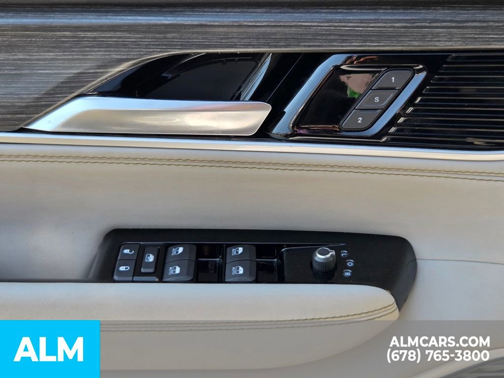 Used 2023 Jeep Wagoneer L Series III w/ Preferred Equipment Group image 30