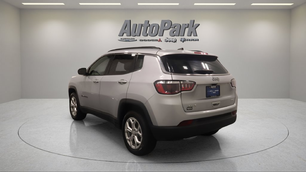 Certified 2024 Jeep Compass Latitude AWD/4WD image 4