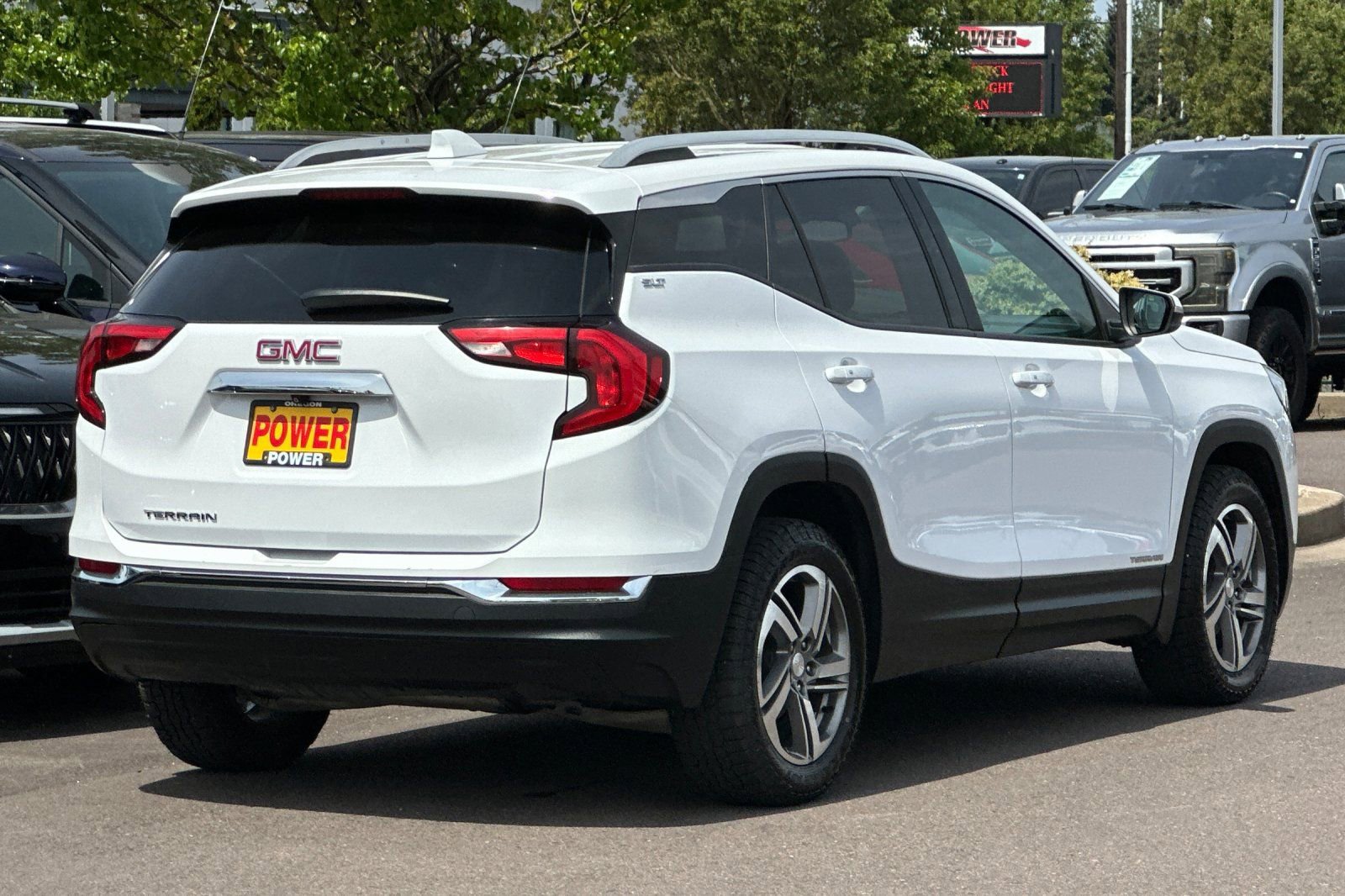 Used 2019 GMC Terrain SLT w/ Preferred Package FWD image 4