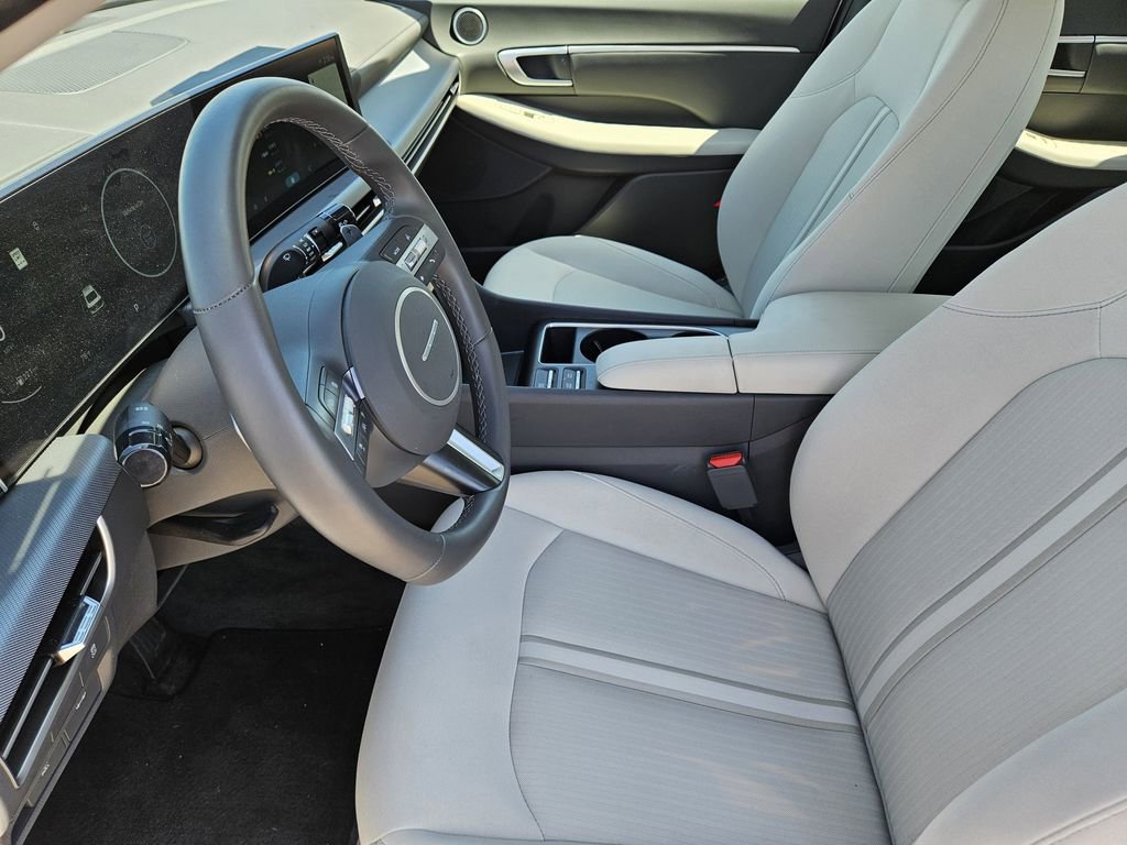 Certified 2025 Hyundai Sonata SEL FWD image 9
