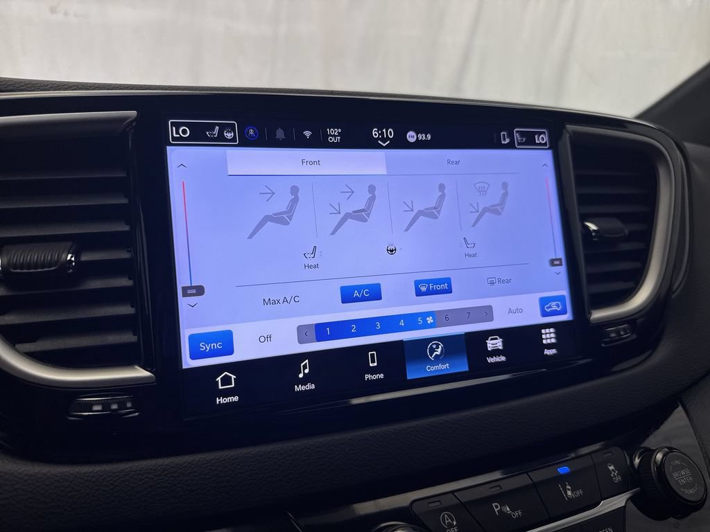 Used 2025 Chrysler Pacifica Select FWD image 18