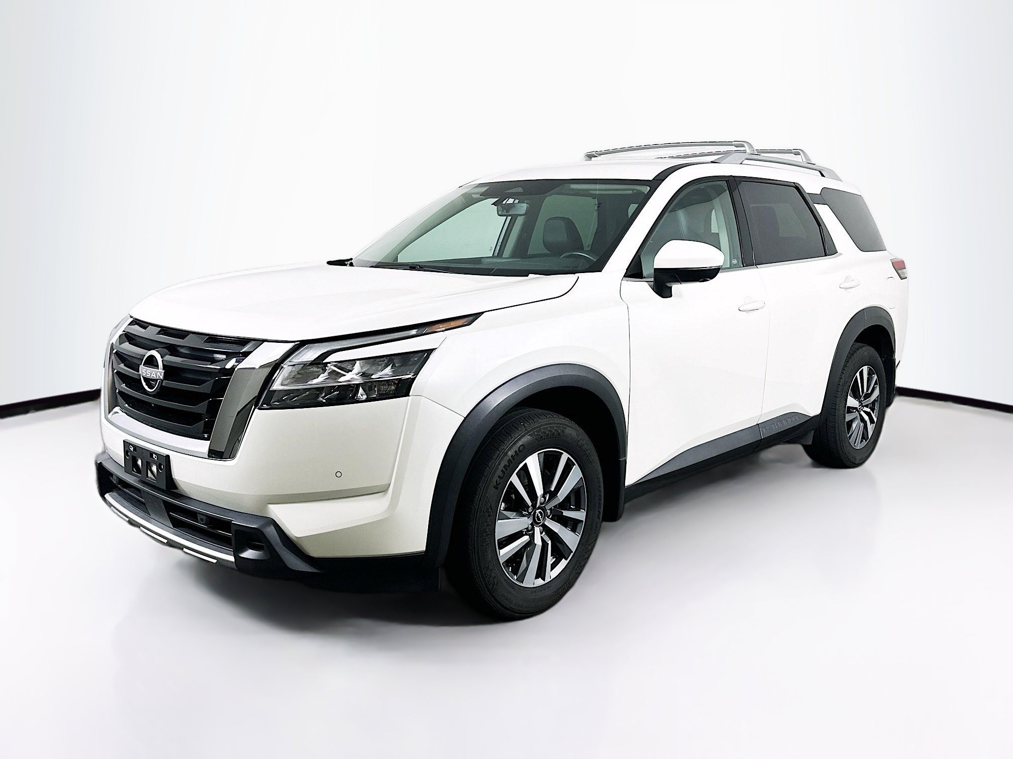Used 2024 Nissan Pathfinder SL AWD/4WD image 3