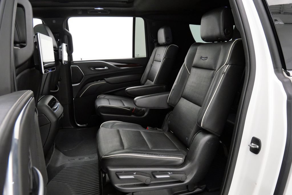 Used 2021 Cadillac Escalade ESV Premium Luxury AWD/4WD image 19