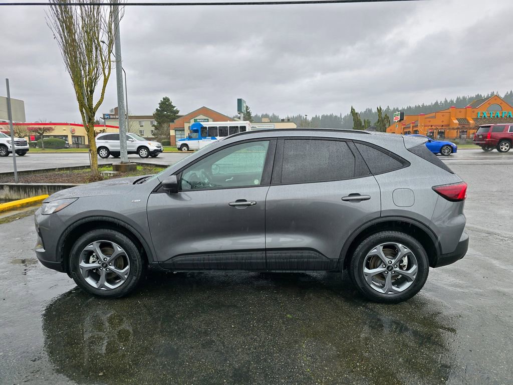 Used 2025 Ford Escape ST-Line image 4
