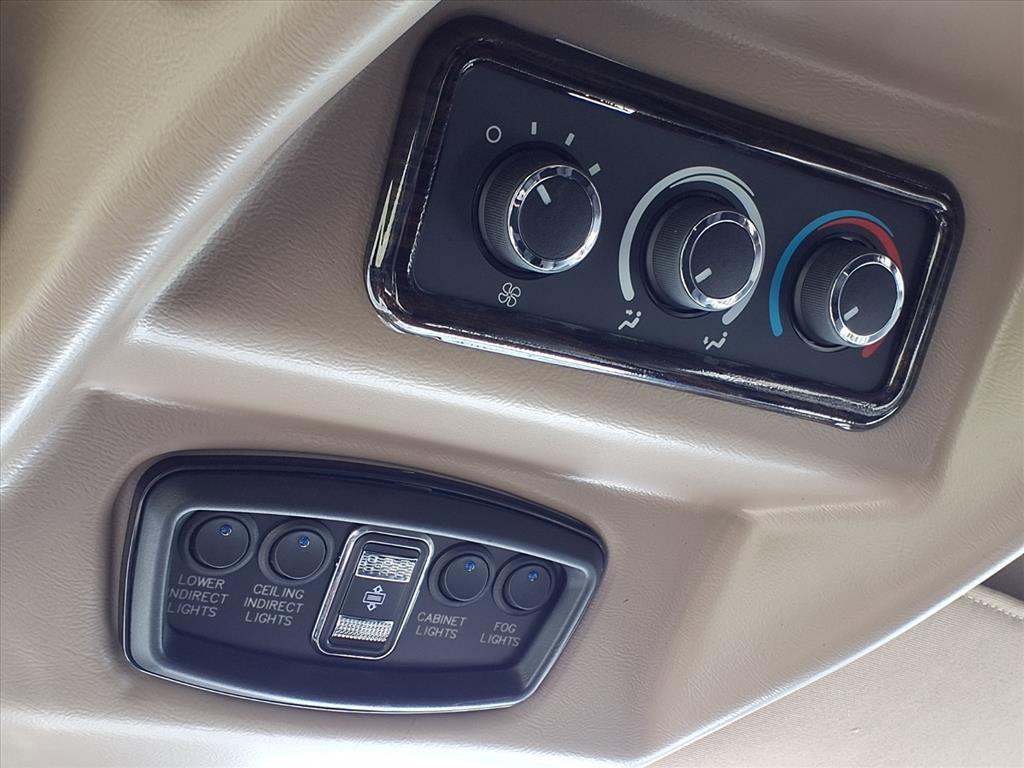 New 2025 GMC Savana 2500 Work Van w/ Driver Convenience Package image 6