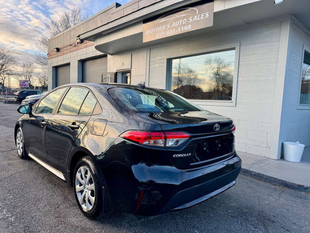 Used 2021 Toyota Corolla LE w/ Carpet Mat Package (TMS) image 9