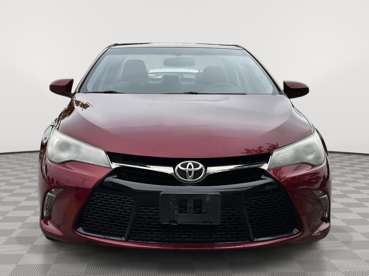 Used 2016 Toyota Camry XSE w/ Moonroof Package FWD image 2