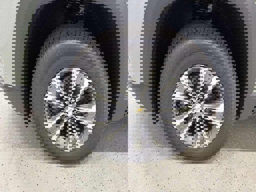 New 2026 Chevrolet Equinox LT w/ LPO, Floor Liner Package image 8