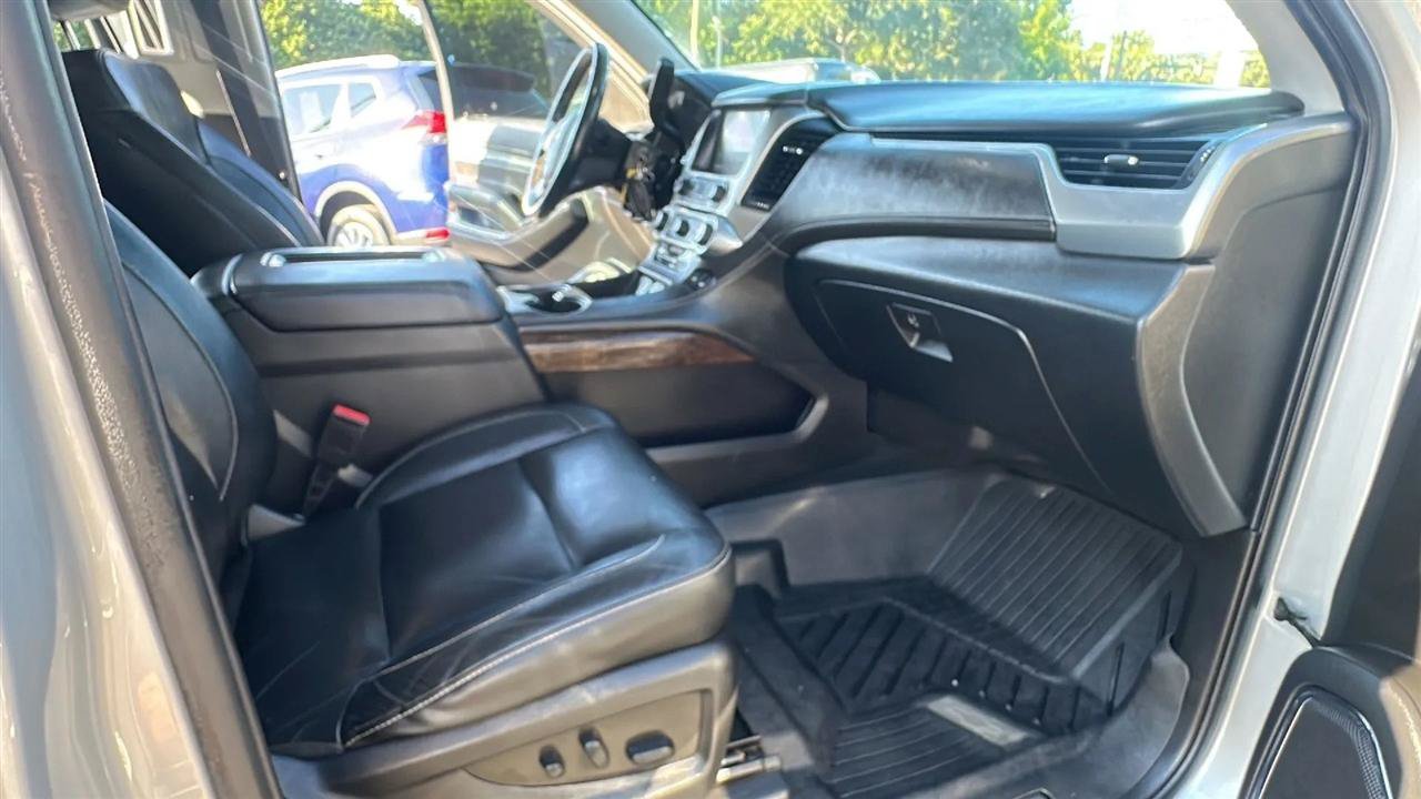 Used 2020 Chevrolet Suburban LT AWD/4WD image 34
