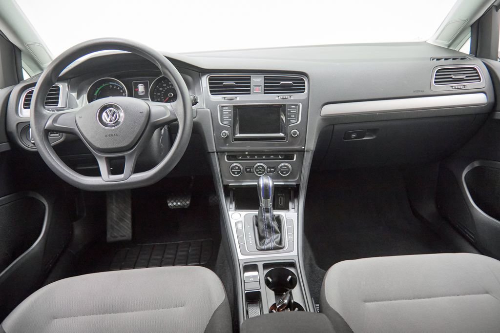 Used 2015 Volkswagen e-Golf Limited Edition image 25
