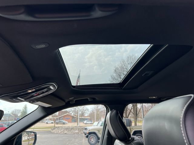 Used 2024 Jeep Grand Cherokee Altitude image 9