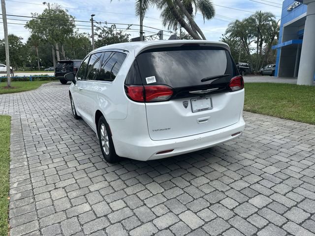 Used 2023 Chrysler Voyager LX FWD image 34