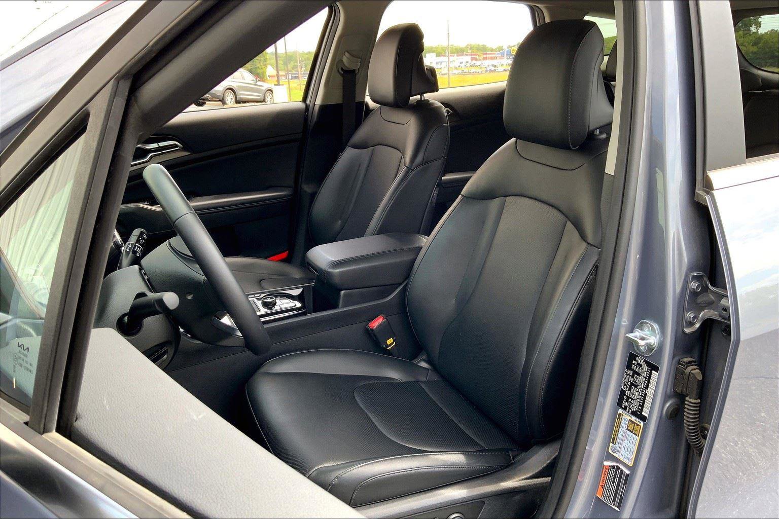 Used 2024 Kia Sportage EX image 22
