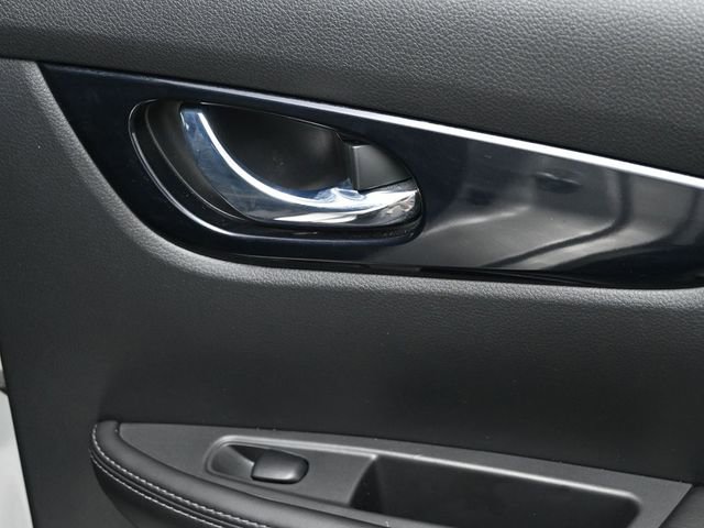 Used 2017 Nissan Rogue Sport SL image 27