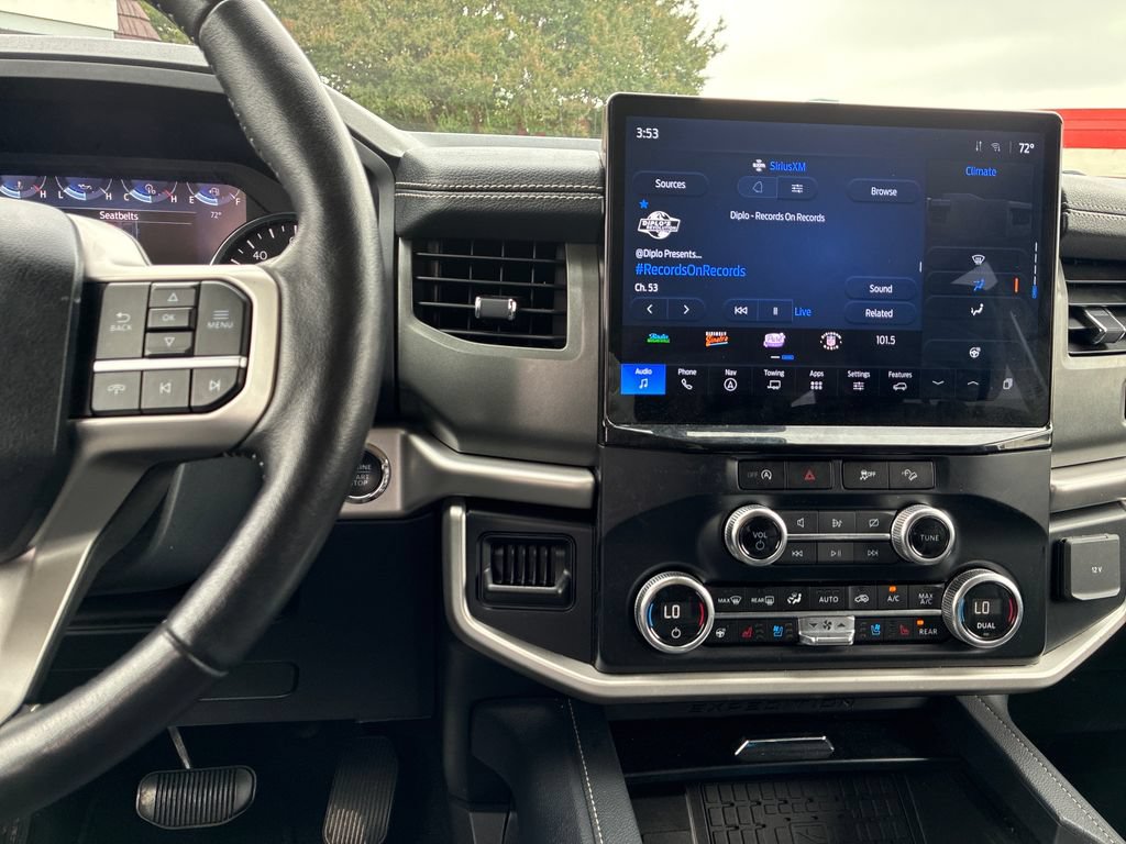 Used 2024 Ford Expedition XLT AWD/4WD image 18