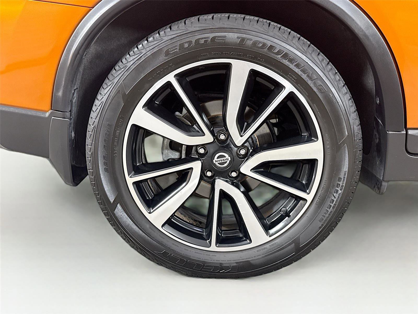 Used 2020 Nissan Rogue SL w/ Premium Package image 32