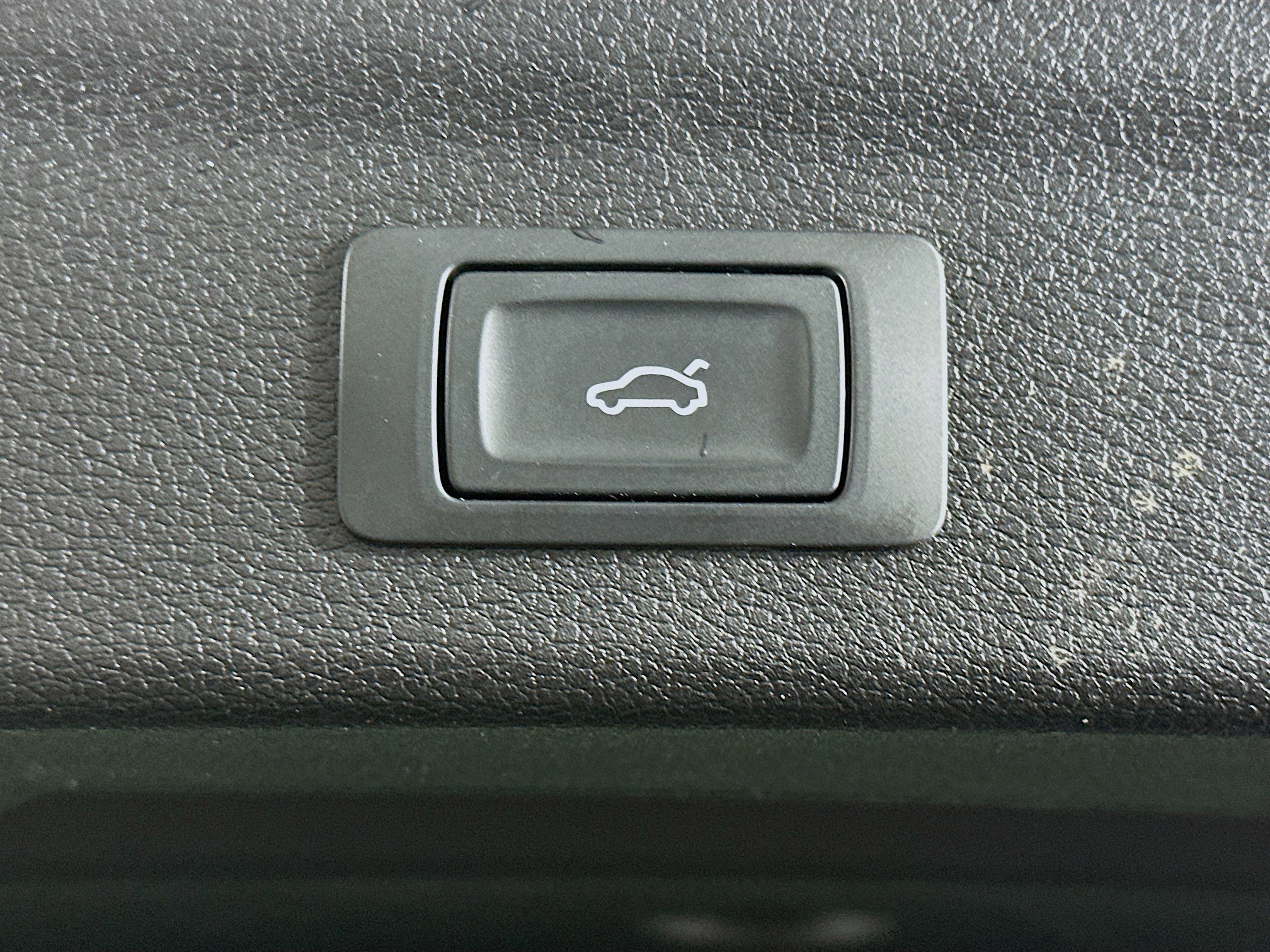 Used 2025 Audi Q3 2.0T Premium image 28