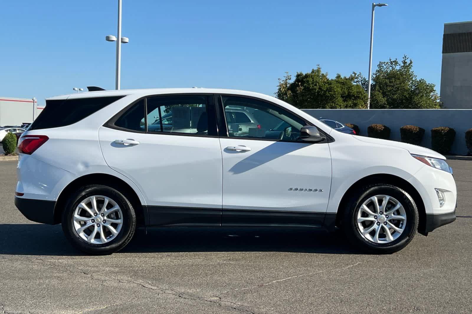 Used 2019 Chevrolet Equinox LS FWD image 6