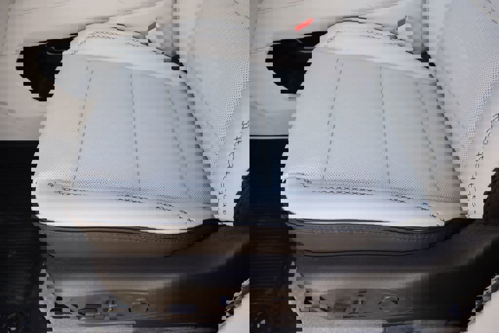 New 2026 GMC Acadia Denali w/ Super Cruise Package image 16