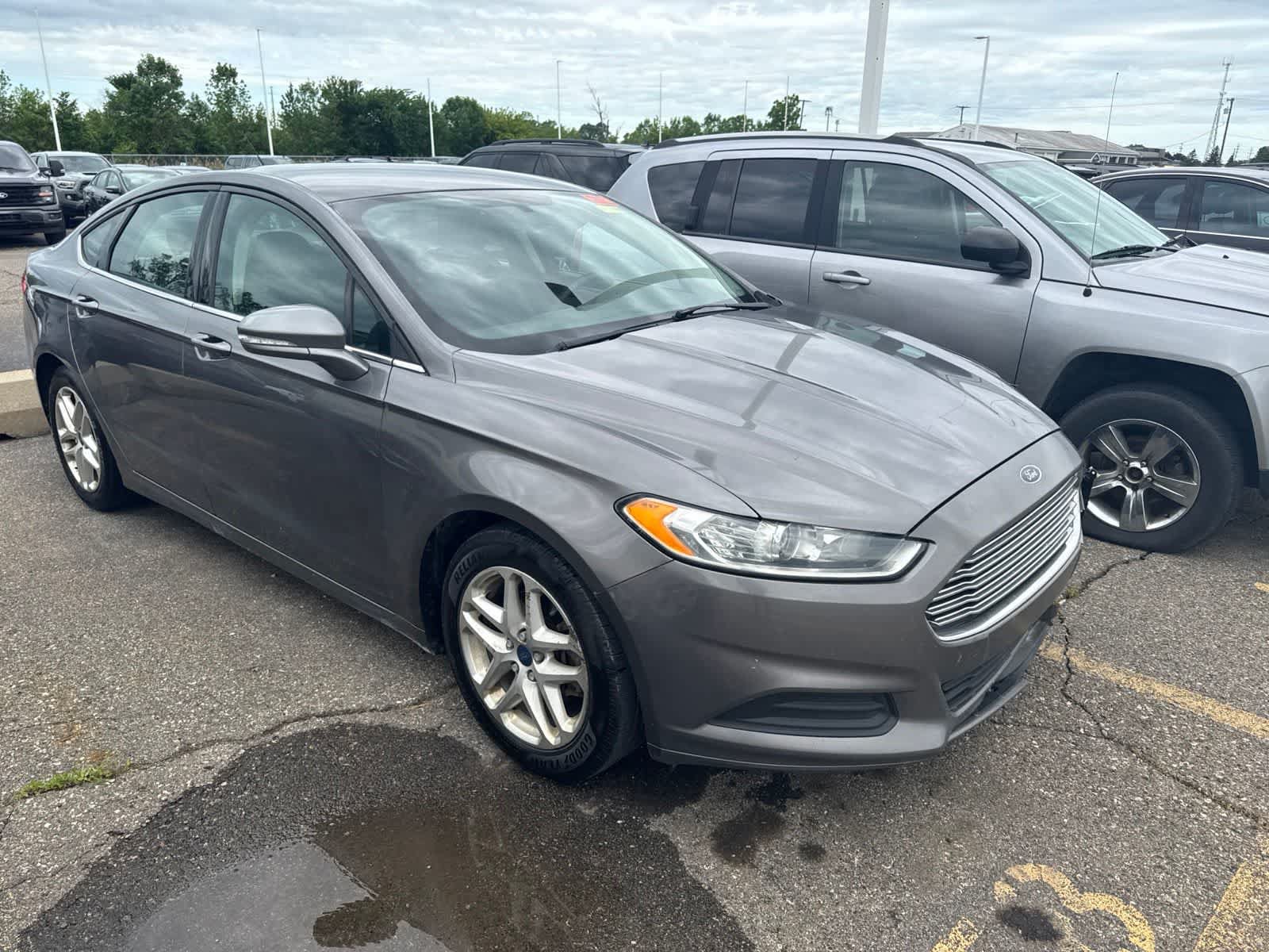 Used 2014 Ford Fusion SE FWD image 6