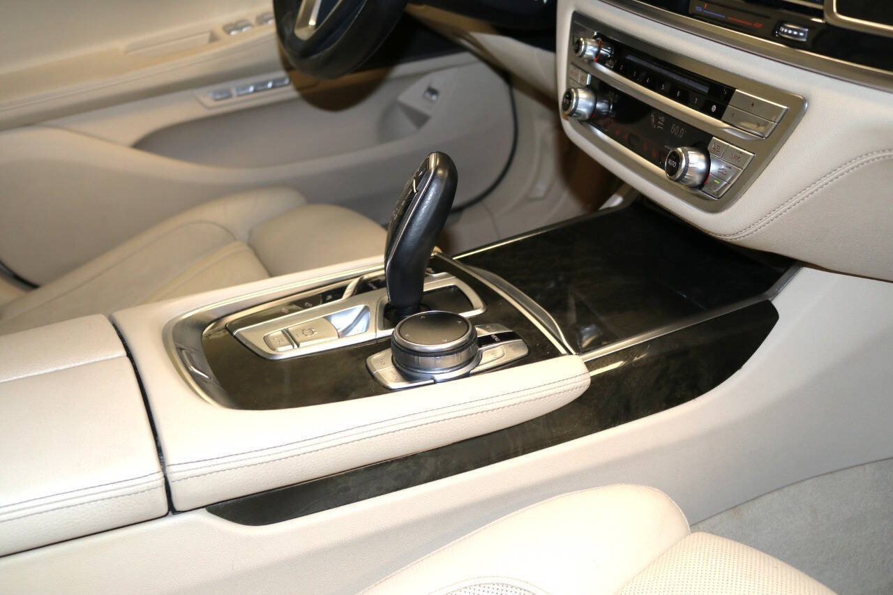 Used 2016 BMW 740i RWD image 47