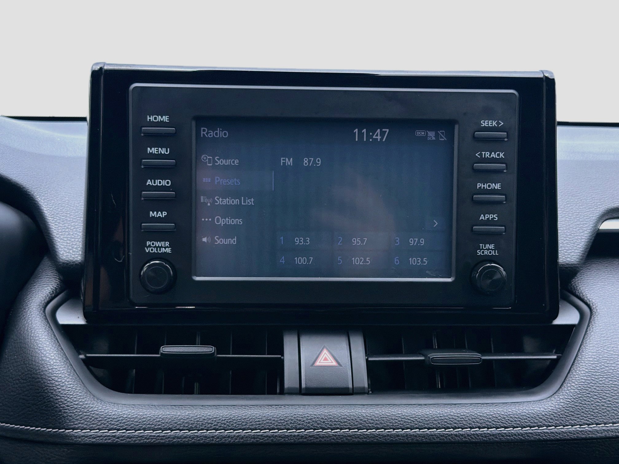 Used 2019 Toyota RAV4 LE FWD image 28