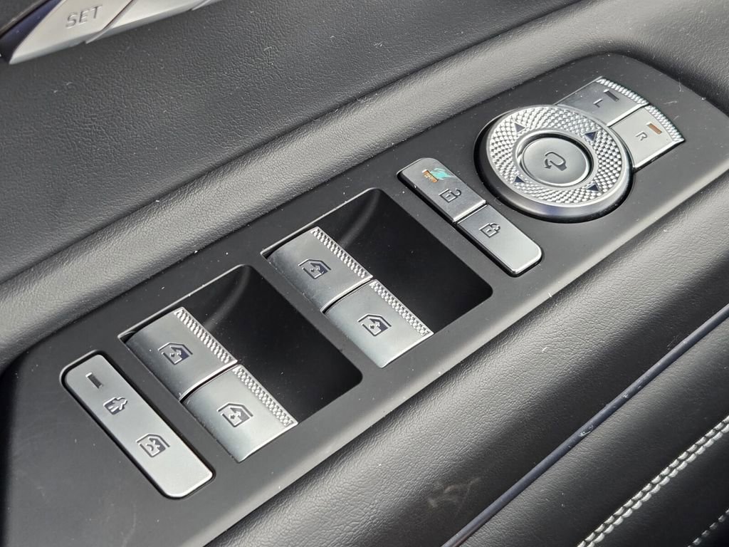 Used 2025 Genesis GV80 3.5T e-SC image 28