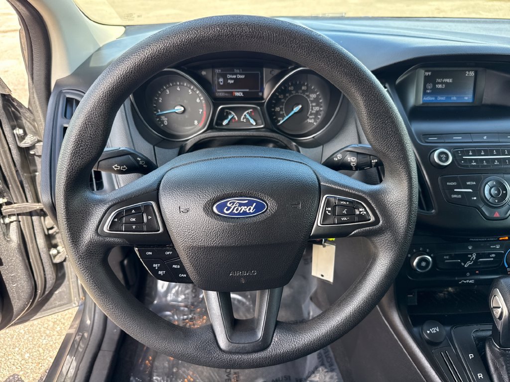 Used 2018 Ford Focus SE FWD image 12
