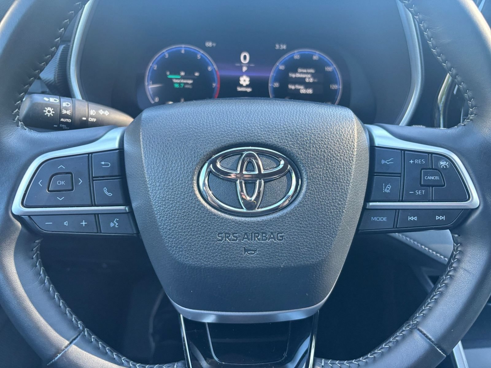 Used 2025 Toyota Highlander XSE AWD/4WD image 29