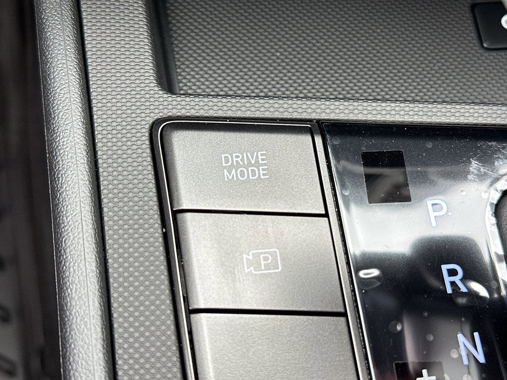New 2026 Hyundai Elantra Sport FWD image 21