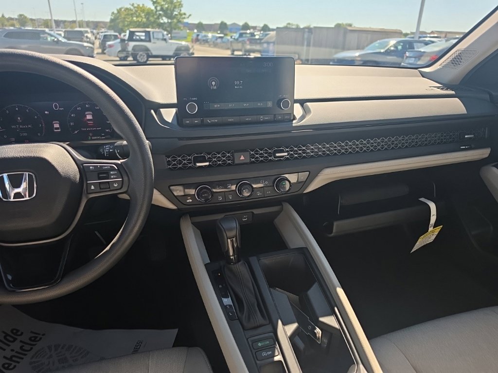 Certified 2025 Honda Accord SE image 26