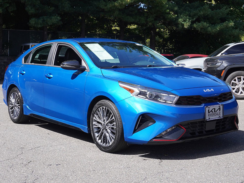 Used 2023 Kia Forte GT-Line w/ GT-Line Technology Package FWD image 2