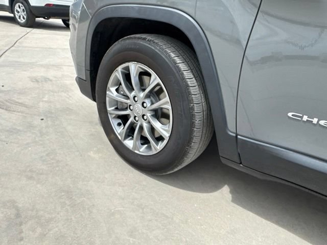 Certified 2020 Jeep Cherokee Latitude Plus w/ Comfort/Convenience Group FWD image 8