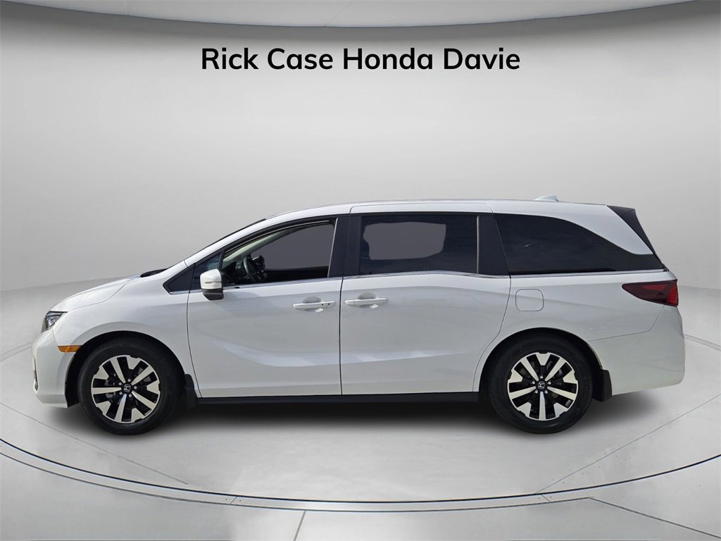 Certified 2025 Honda Odyssey EX-L image 4