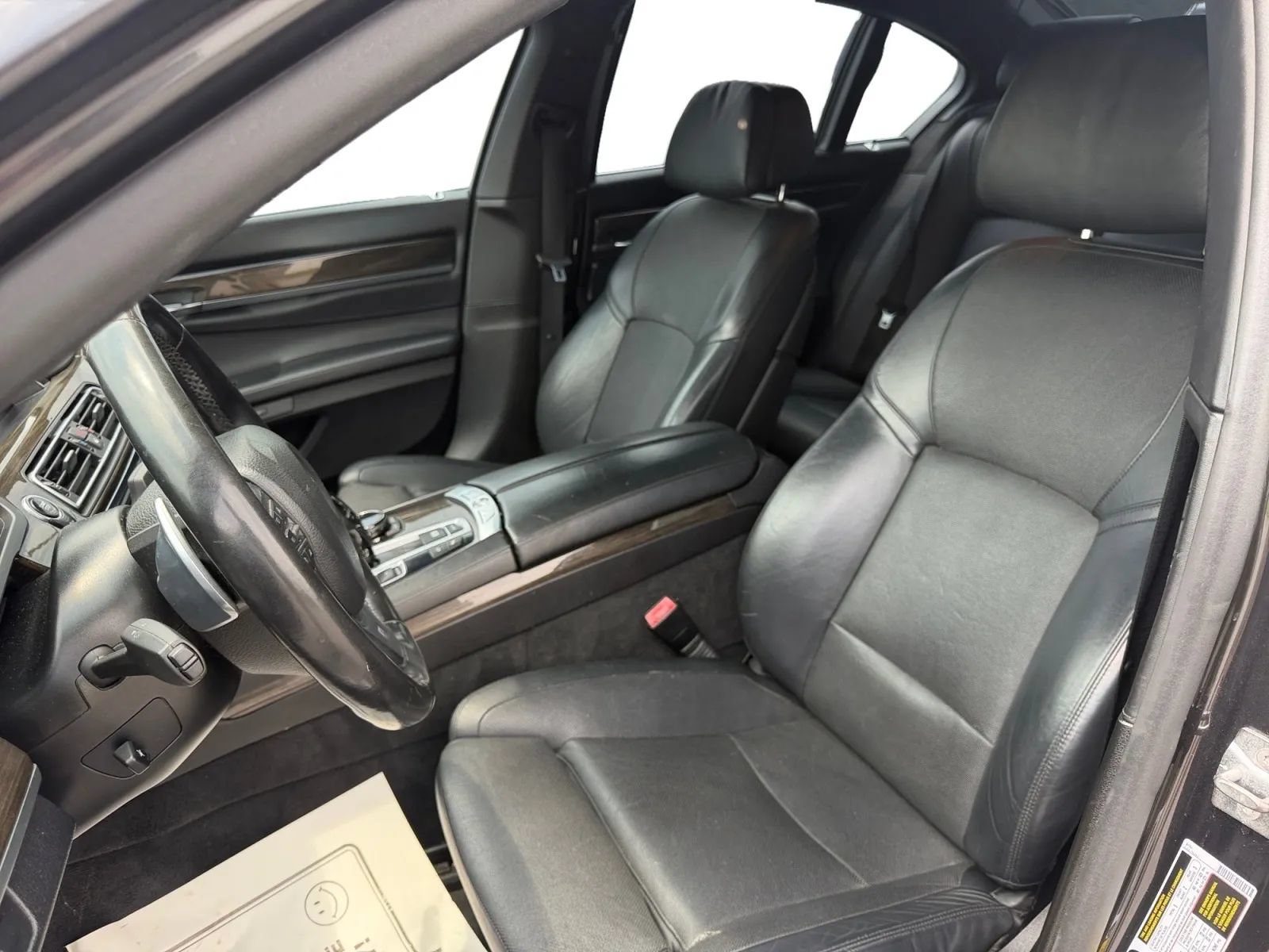 Used 2015 BMW 750i RWD image 10