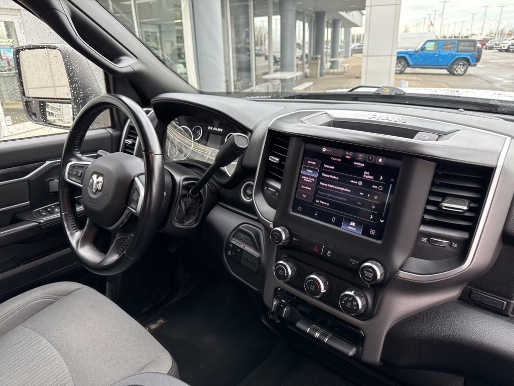 Used 2024 RAM 2500 Big Horn AWD/4WD image 38