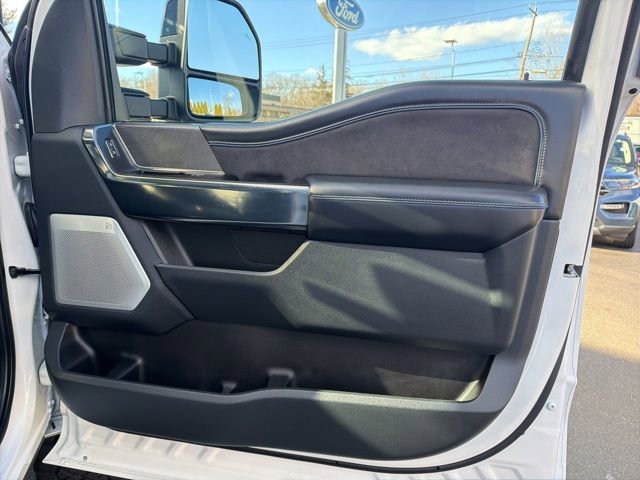Used 2025 Ford F350 Platinum w/ FX4 Off-Road Package image 11