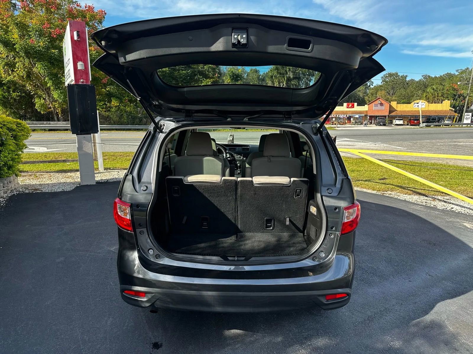 Used 2015 MAZDA MAZDA5 Sport image 10