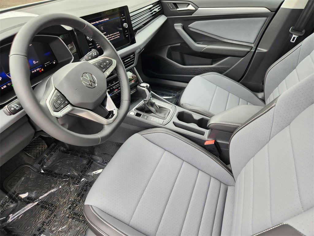New 2025 Volkswagen Jetta SE image 6