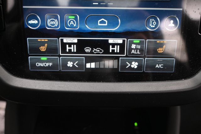 Used 2025 Subaru Forester Premium AWD/4WD image 19